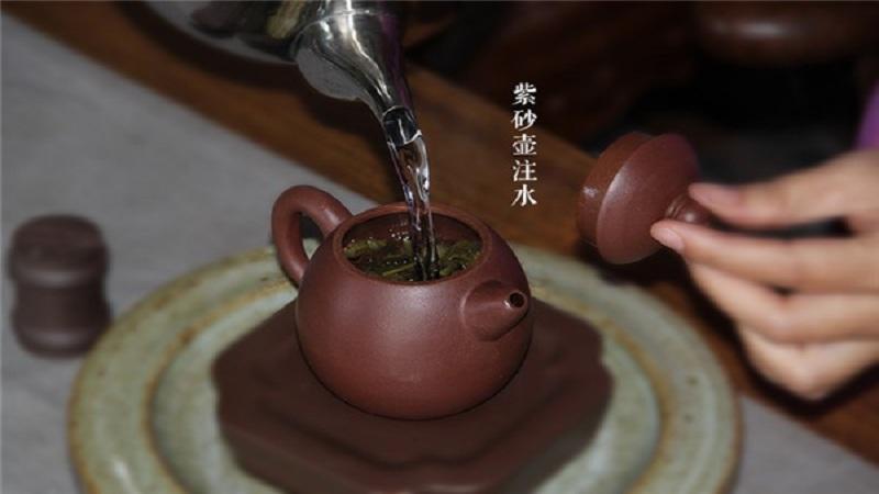 泡普洱茶用盖碗好还是紫砂壶好